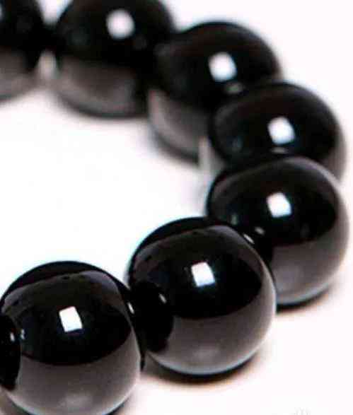 黑瑪瑙的寓意和象征(黑瑪瑙的寓意和象征風(fēng)水)