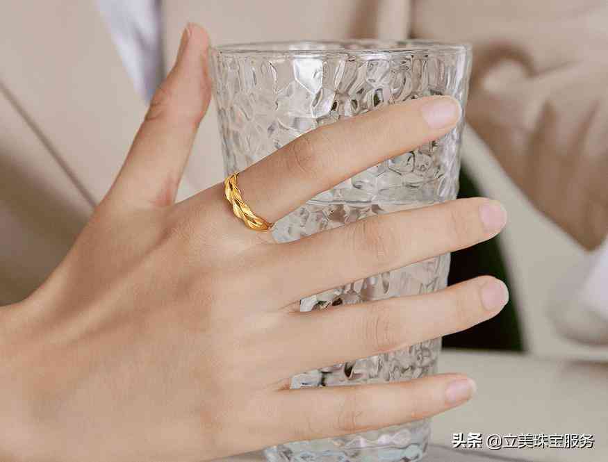 買個(gè)黃金戒指大概多少錢(買個(gè)黃金戒指大概多少錢啊)