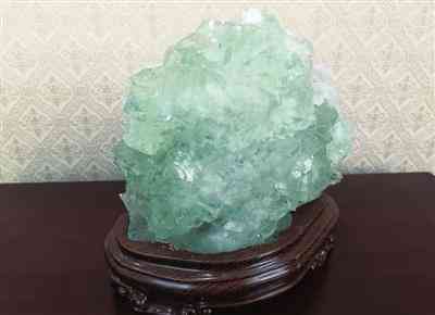 藍(lán)螢石的功效與作用(藍(lán)螢石的功效與作用多少錢)