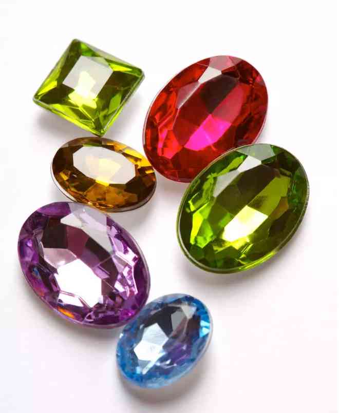 紅紋石適合什么生肖帶(紅紋石適合什么屬相戴)