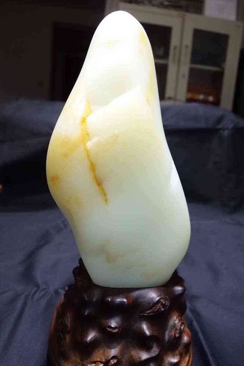 和田玉籽料價格多少一克(和田玉籽料與山料的幾大區(qū)別總結(jié))