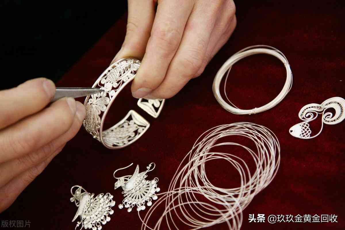 銀項(xiàng)鏈變黑清洗小妙招(銀項(xiàng)鏈變黑清洗小妙招錫紙)