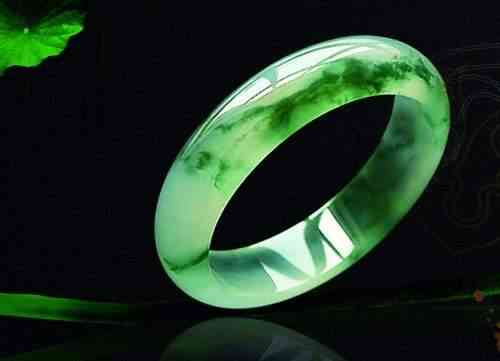 注膠的東陵玉顏色(東陵玉顏色變淺)