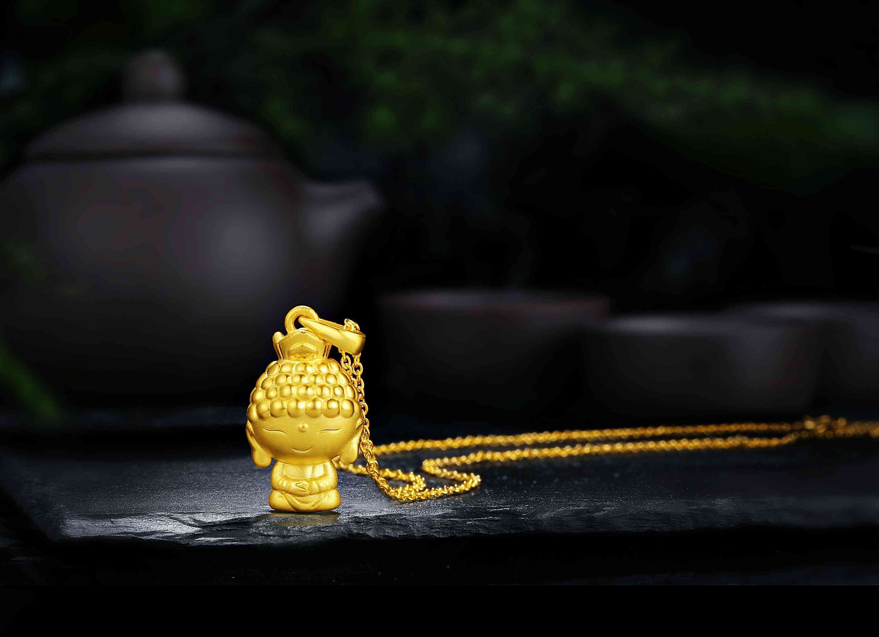 金店為什么比金價貴100一克(小店的黃金為什么便宜)