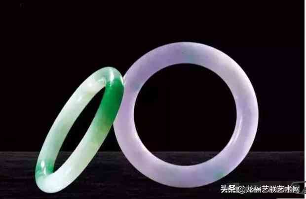 5萬元春帶彩翡翠手鐲(3萬元春帶彩翡翠手鐲)