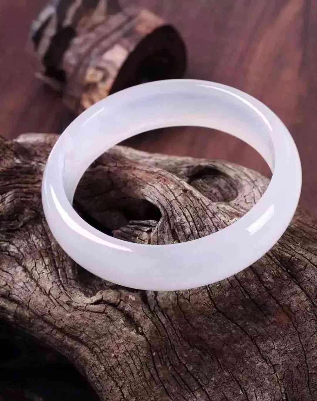 冰種玉髓價格(冰種玉髓價格走勢)