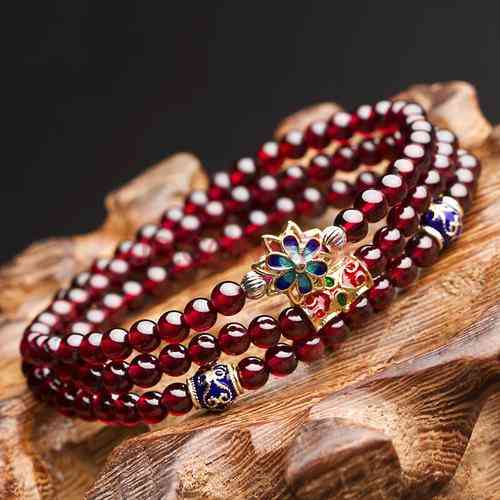 石榴石手鏈寓意(黃金配石榴石手鏈寓意)