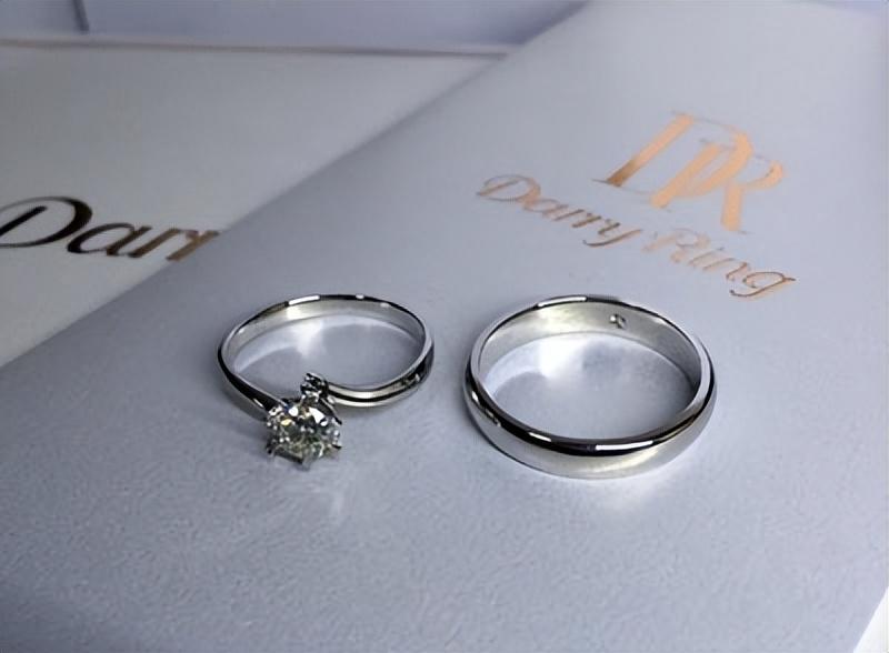 訂婚用什么戒指好(訂婚用什么戒指好結婚用什么)