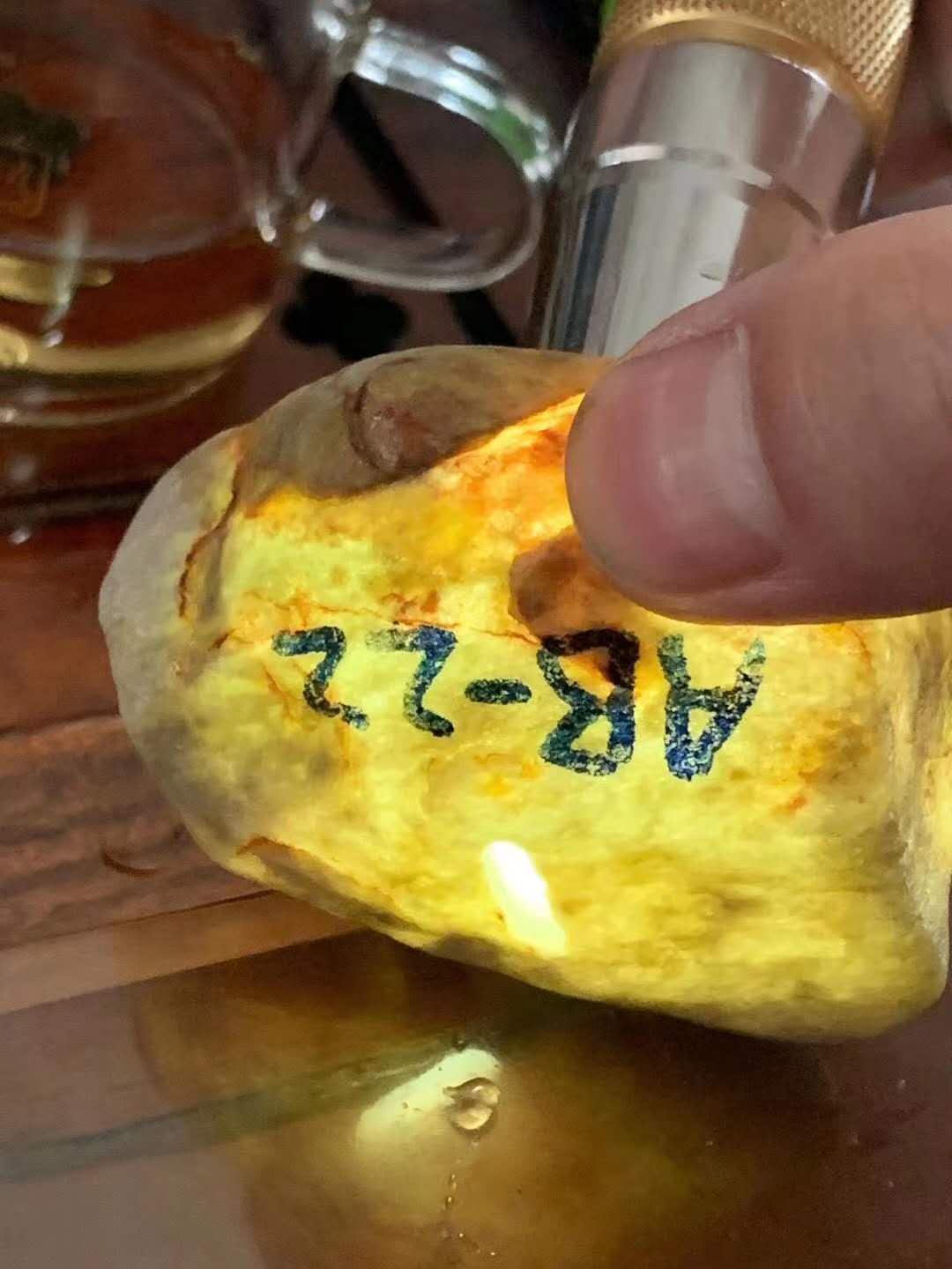 翡翠原石價值多少(翡翠原石價值多少錢一克)