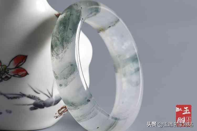 鈉長石玉與翡翠的區(qū)別(鈉長石玉和玉髓的區(qū)別)