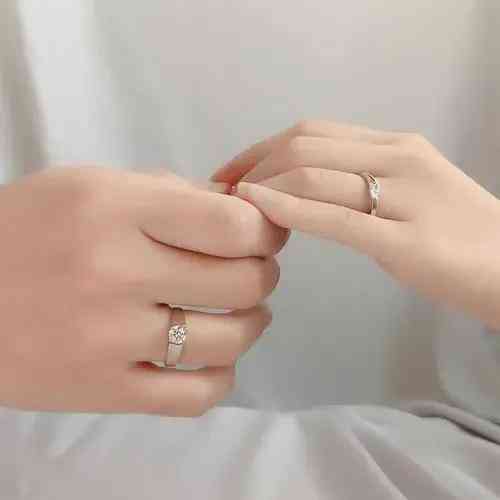 夫妻對戒正確戴法(夫妻對戒正確戴法情侶)