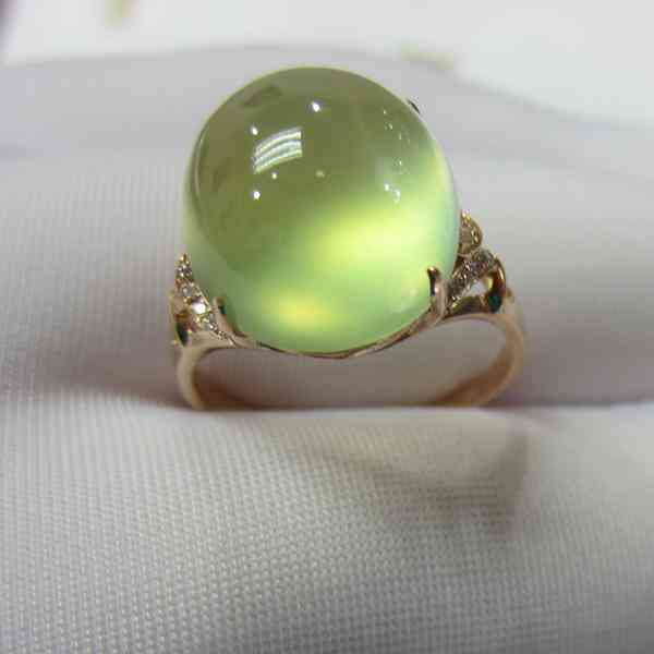 葡萄石的功效與作用佩戴禁忌(葡萄石的功效與作用佩戴禁忌有哪些)