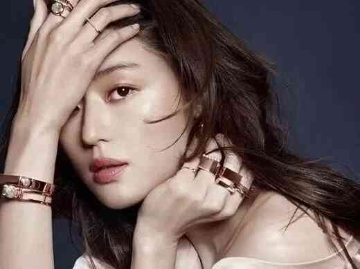 尾戒是什么意思(男生戴右手尾戒是什么意思)