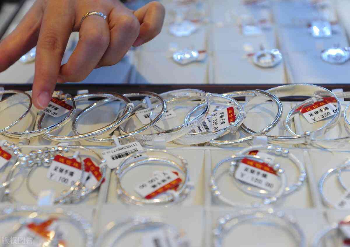 最簡單鑒定銀子的方法(鑒定銀子最快的土方法)