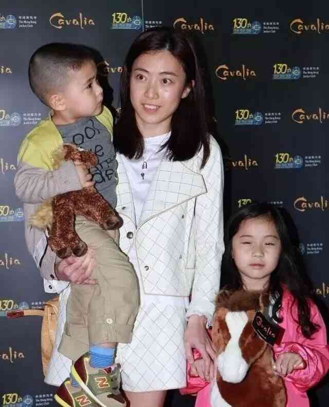 鉆石哪個(gè)品牌比較好(買鉆石戒指哪個(gè)品牌性價(jià)比高)