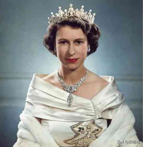 素圈戒指含義(素圈戒指戴在不同手指的意義)