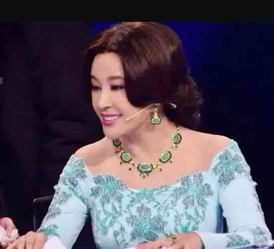 一千多的翡翠值得買嗎(一千多的翡翠是真的嗎)