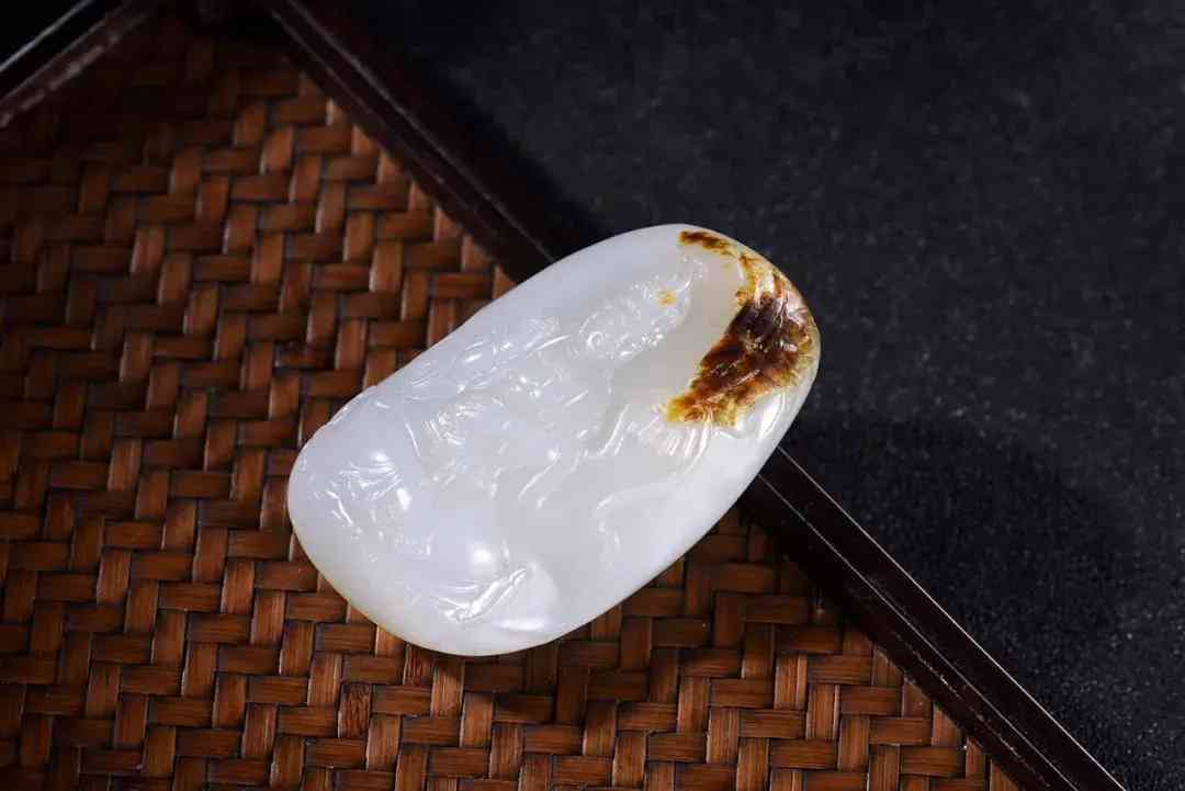 染色玉最簡單鑒別方法(染色玉怎么分辨)