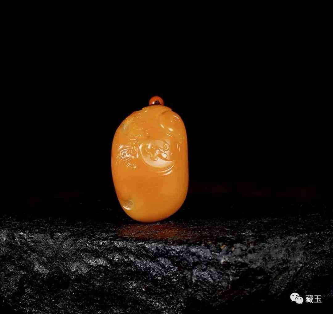 黃沁和田玉籽料鑒別(漂亮的和田玉黃沁籽料原石)