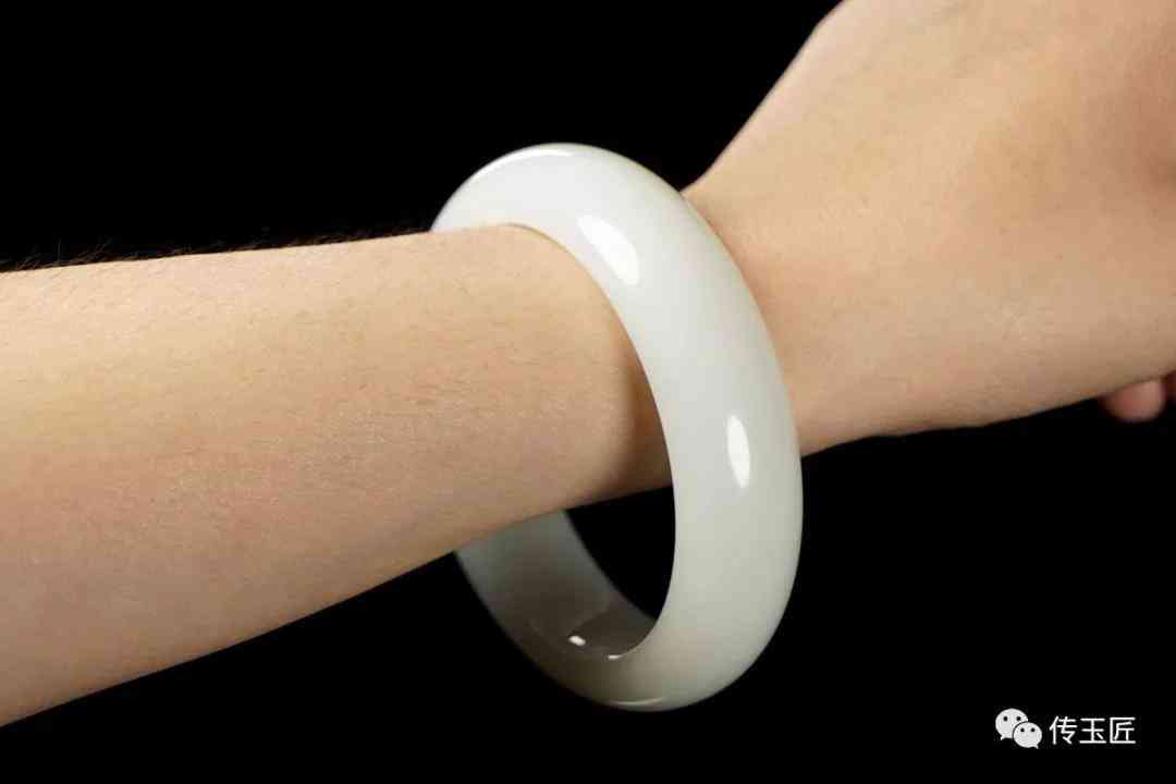 新疆和田玉的功效與作用(新疆和田玉百度百科)