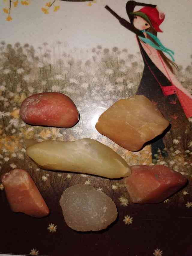 黃臘石現(xiàn)在的價(jià)錢(黃臘石什么表皮最好)