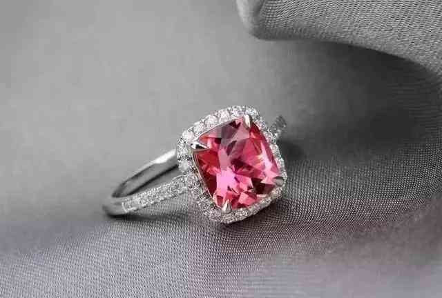 玉髓是什么和玉有什么區(qū)別(玉髓是什么)