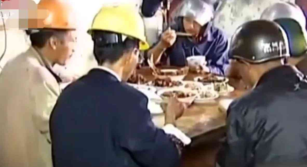 價(jià)值過億的極品雞血石(極品雞血石多少錢一克)