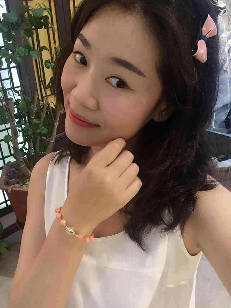 紅珊瑚手串怎么鑒別真假(紅珊瑚手串怎么看真假)