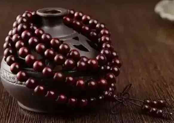 南紅的七大忌諱(幾百元的南紅手串是真的嗎)