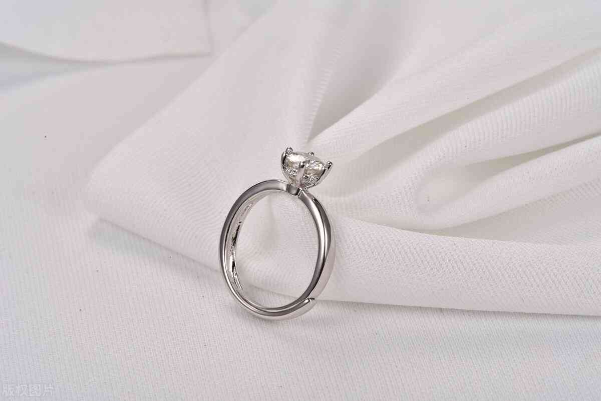 鉆戒回收價(jià)格怎么算(萊紳通靈鉆戒回收價(jià)格怎么算)