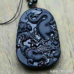 和田玉手鐲好嗎(和田玉手鐲好還是翡翠手鐲好)