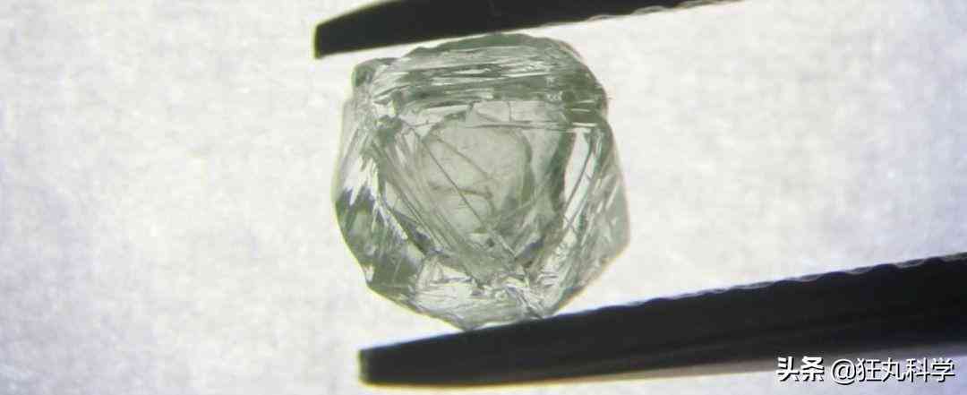 一克拉鉆戒大嗎(一克拉的鉆戒很大嗎)