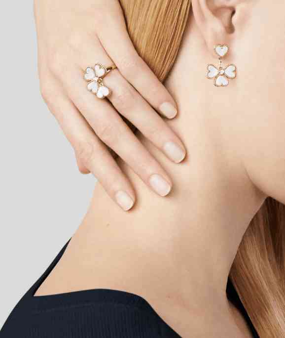 四葉草項鏈的含義(四葉草項鏈的含義介紹)