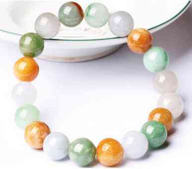 翡翠和玉哪個(gè)更養(yǎng)人(翡翠和玉哪個(gè)對(duì)人體好)