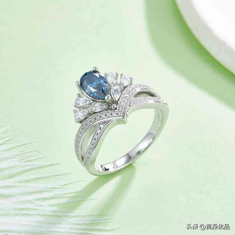 戒指戴在手上的含義(戒指戴在手上的含義情侶)