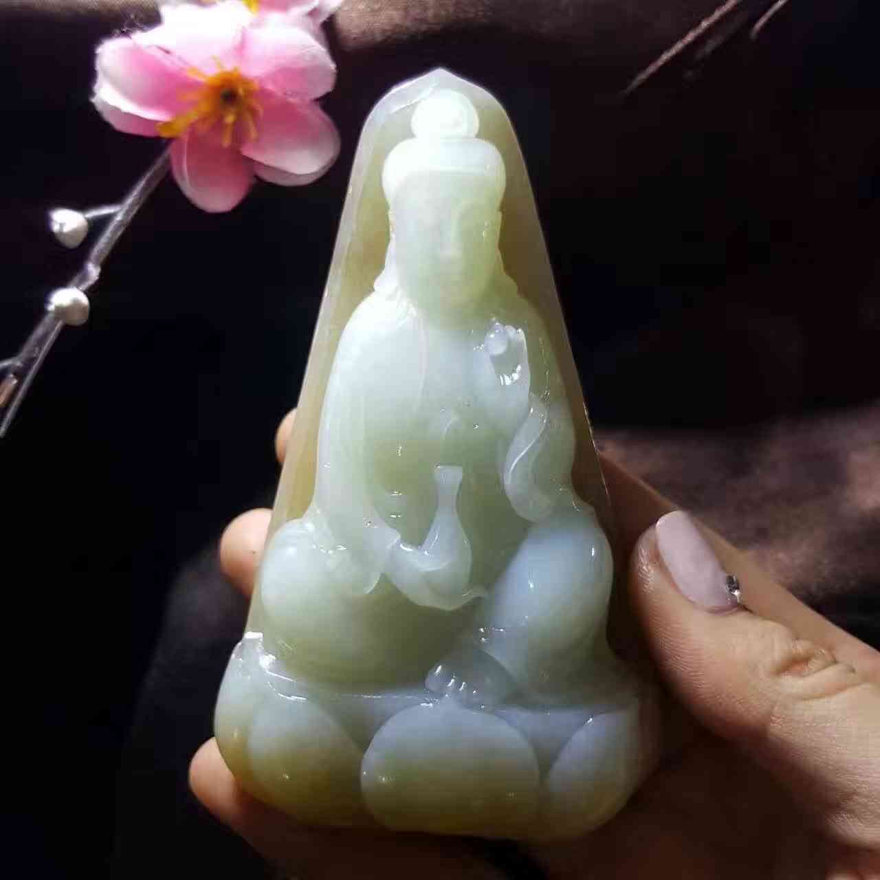 怎樣辨別玉吊墜的好壞(怎么辨別玉石吊墜的好壞真假)