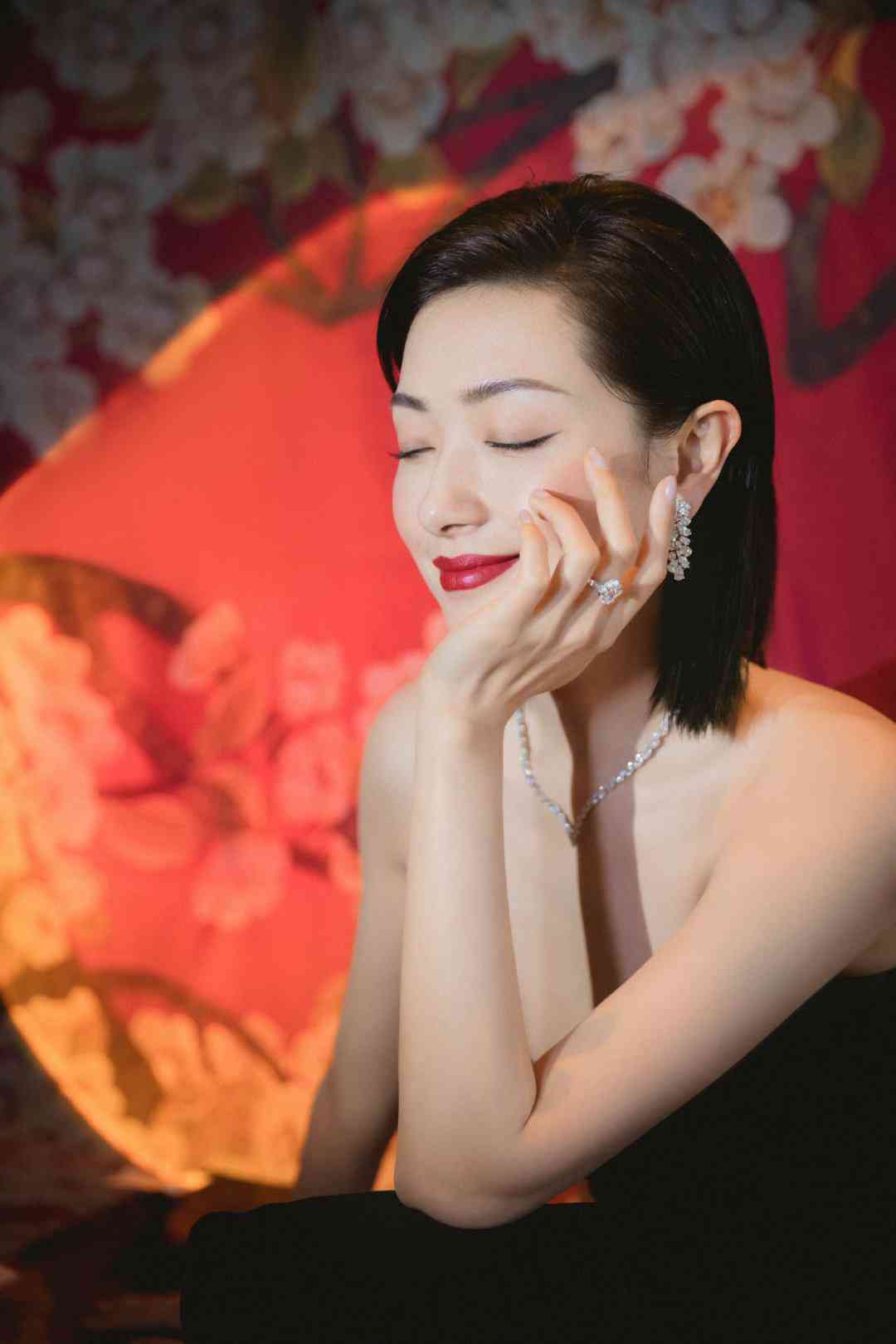 tiffany婚戒價格(tiffany結(jié)婚戒指)