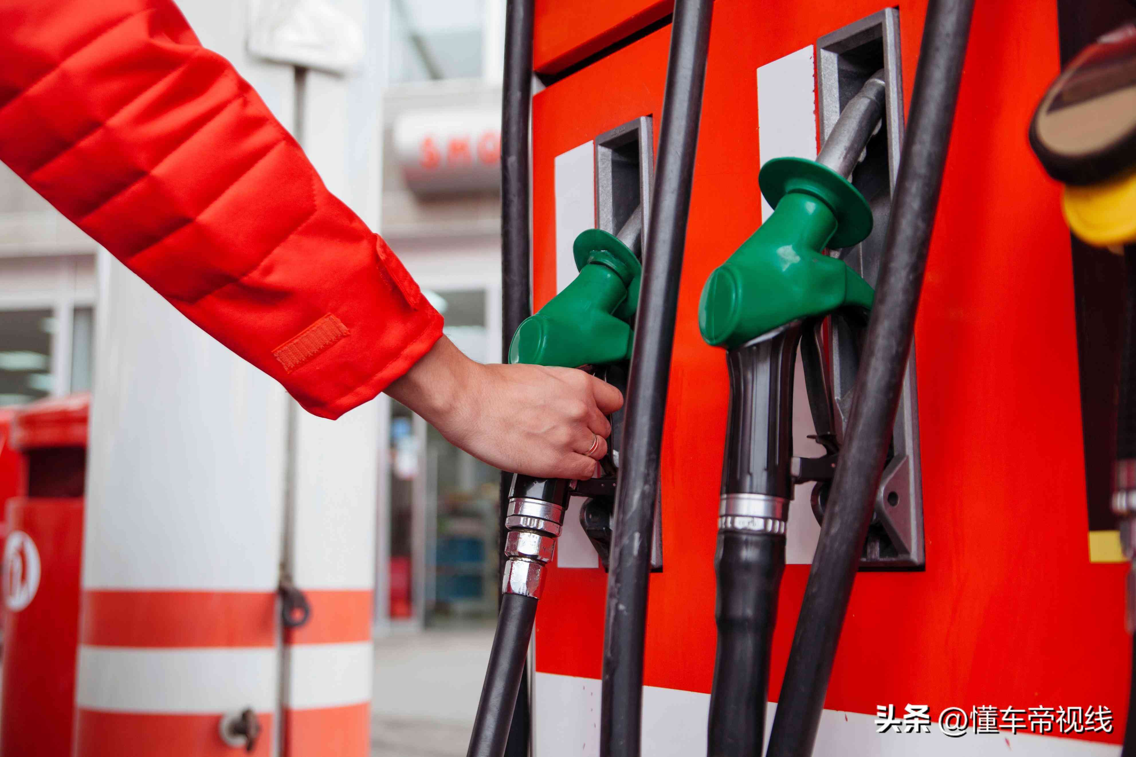 石油價(jià)格漲跌消息(國(guó)內(nèi)石油價(jià)格漲跌消息)