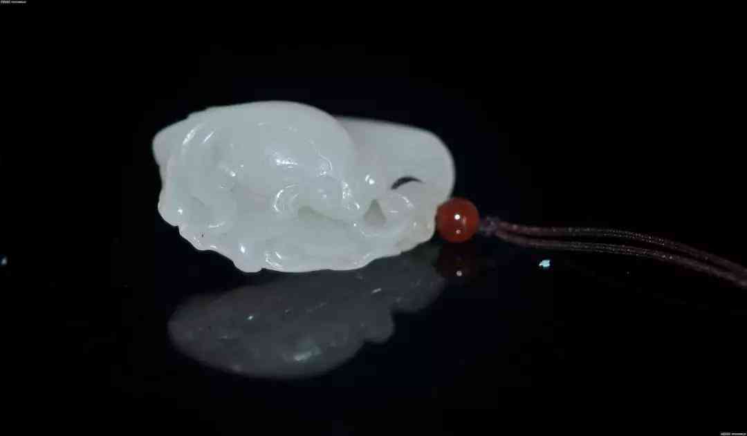 和田玉羊脂白玉手鐲(和田玉羊脂白玉手鐲圖片)