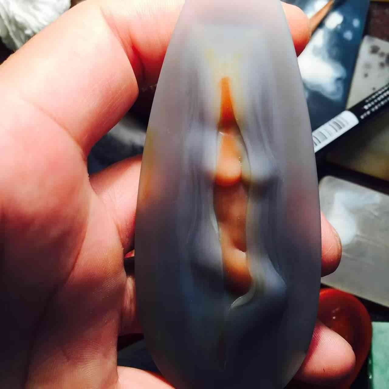 黃龍玉手鐲怎么鑒定真假(黃龍玉手鐲怎么看真假)