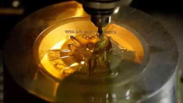 金絲玉手鐲佩戴一年后(金絲玉手鐲佩戴一年后變黃)