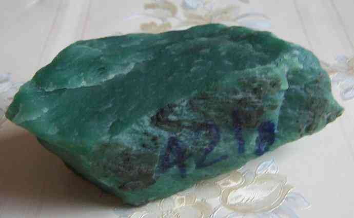 南陽獨(dú)山玉值錢嗎(南陽獨(dú)山玉什么顏色的最好)