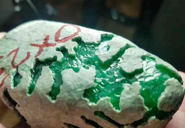 翡翠原石價格行情(翡翠原石價格行情分析)