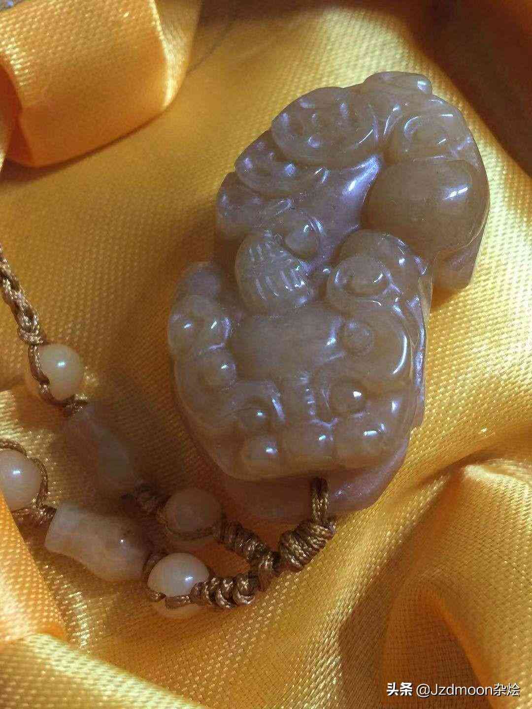 玉貔貅吊墜(玉貔貅吊墜大概多少錢)