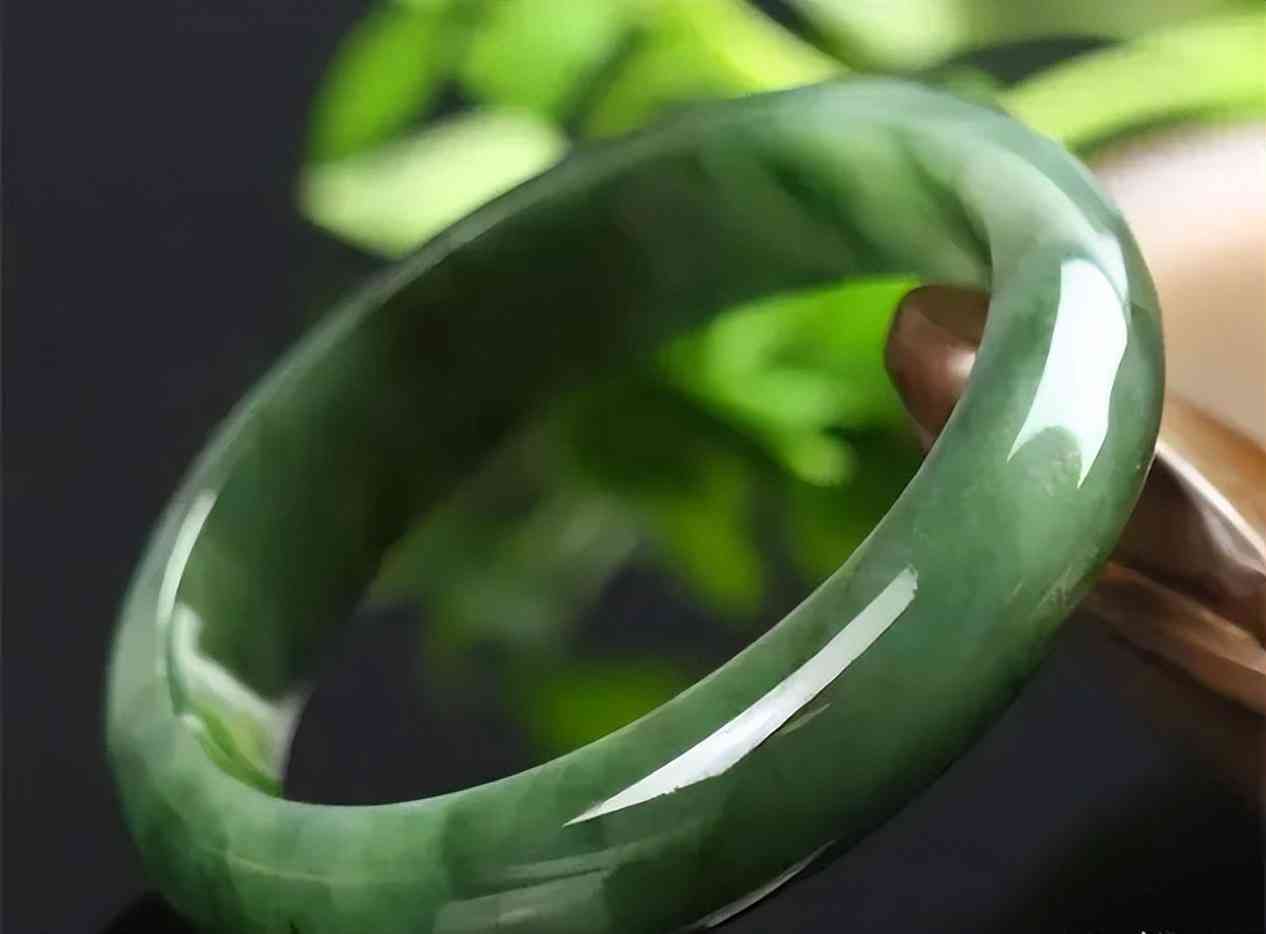 翡翠a貨價格多少(翡翠a貨價格多少一克)