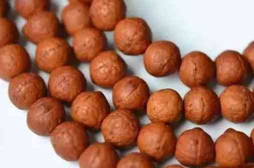 鑒別瑪瑙手鐲最簡(jiǎn)單方法(戴瑪瑙手鐲有什么好處)