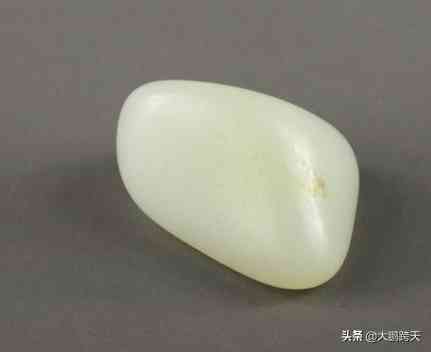 翡翠手鐲保養(yǎng)(翡翠手鐲保養(yǎng)泡在水里)