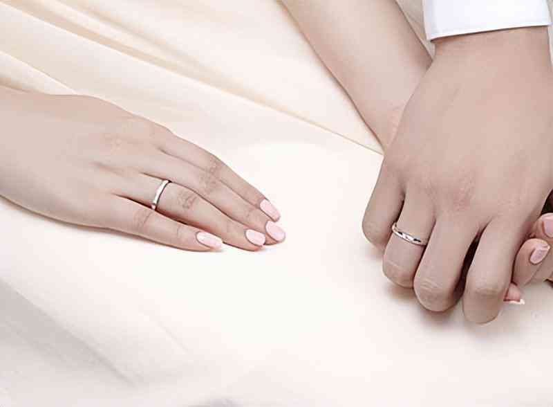 結婚鉑金對戒一般多少錢(結婚對戒鉑金多少價格)