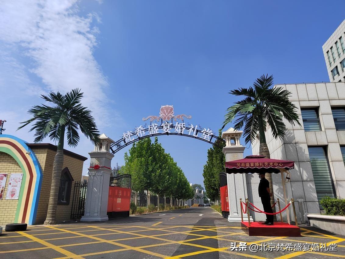 女生的結(jié)婚戒指戴哪只手(女生結(jié)婚戒指戴哪只手的手指上)