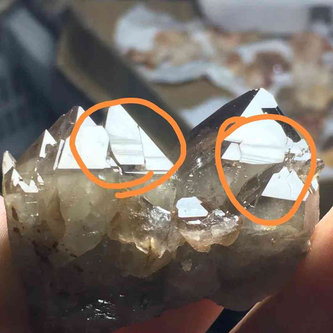 中國水晶產(chǎn)地哪里最好(我國水晶產(chǎn)地最好在哪?)